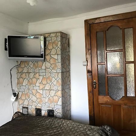 Villa Підскельний Jaremče Esterno foto