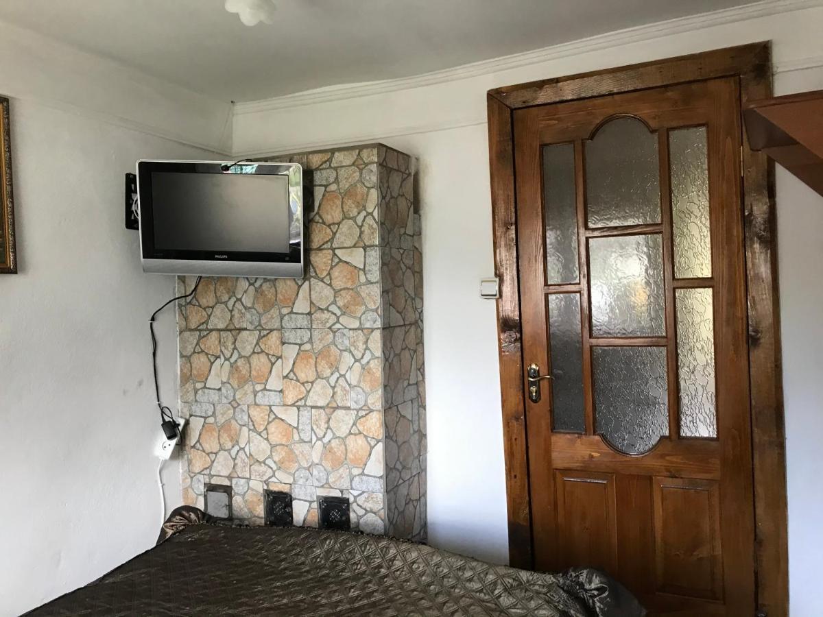 Villa Підскельний Jaremče Esterno foto